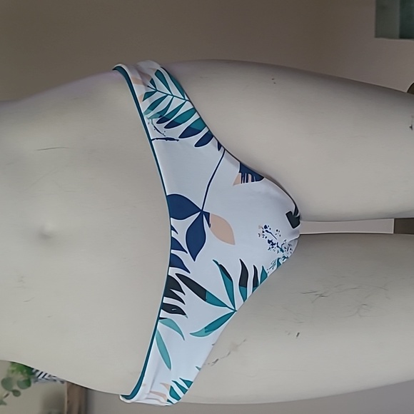 2 .piece - Picture 3 of 7